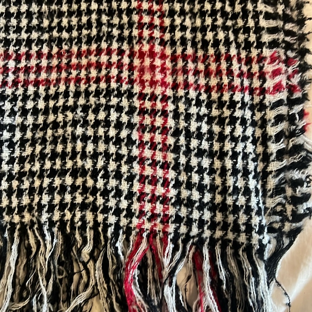Steve Madden Plaid black, white, red wool scarf NWT